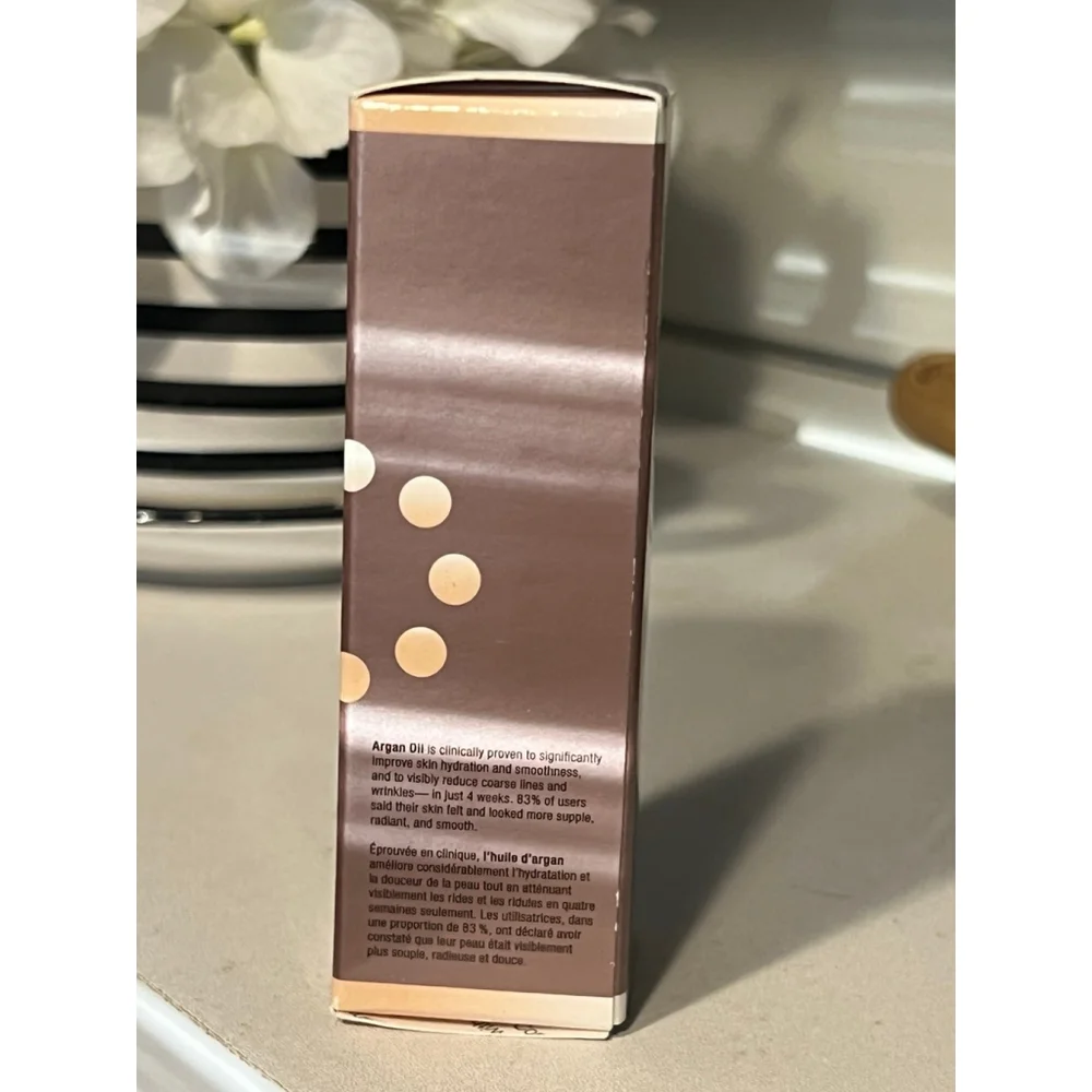 LAST ONE! JOSIE MARAN Argan Matchmaker Serum Adjusting Foundation Light Medium